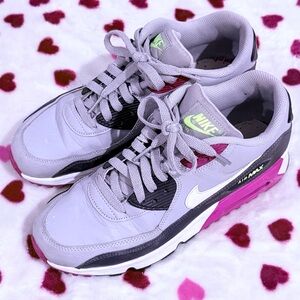 Nike Air Max Women's Sneakers, Light Gray and Magenta Sz 7Y Womens 9 Great